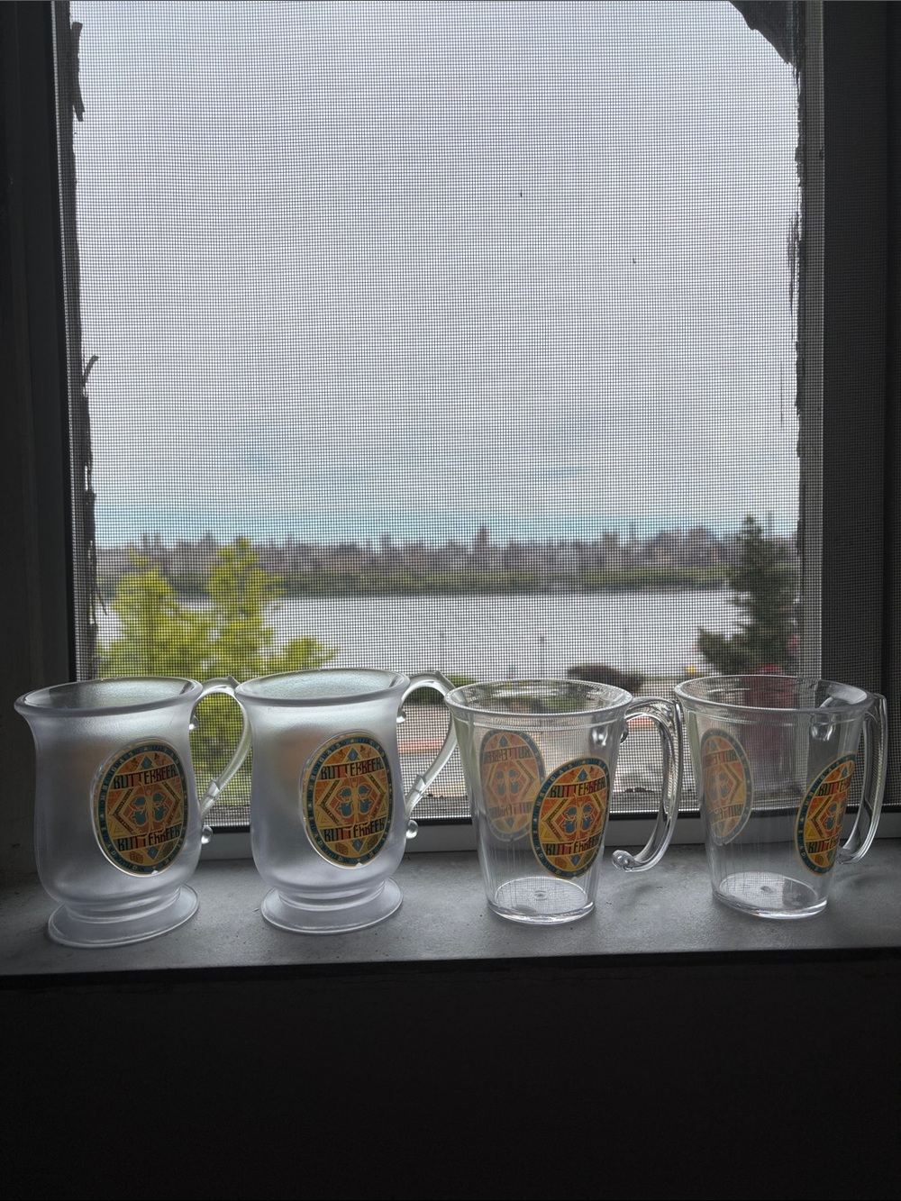 Butterbeer Plastic Mug Set with Yellow & Orange Emblems - Lot of 4